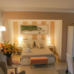 https://apartment-rotone.it-tuscanyhotel.com